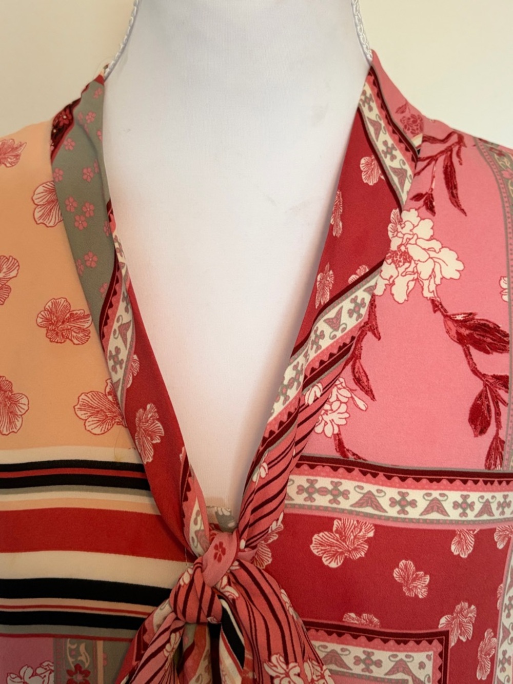 #604 Talbots BoNo Beautiful Pink Floral Patchwork Tie-Neck Blouse - Picture 4 of 12